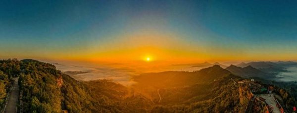 启点优配 天上王城：​崮上王国 云中画卷